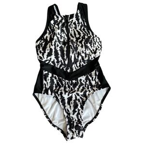 Xersion Black White Animal Print Zip Front One Piece Swimsuit Size Small Beach